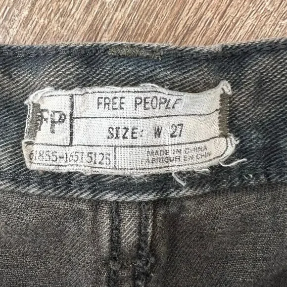 Free People Black Distressed Button Fly Jean Shorts Raw Hem Split Seam - Picture 4 of 4